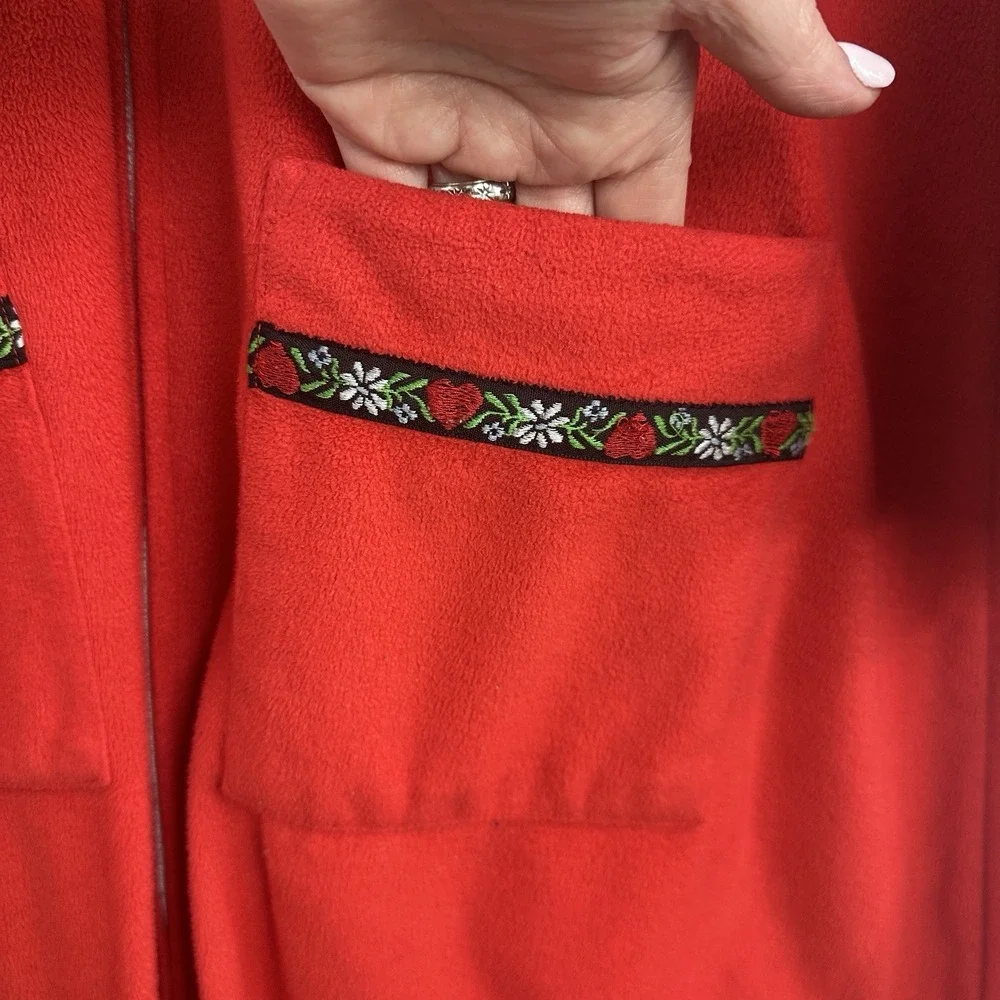 VTG Lanz of Salzburg Robe Housecoat Med Full Zip Lounger Red Embroidered Cottage